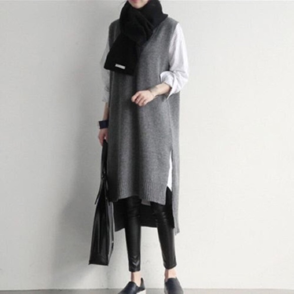 3/$25✨Cynthia Rowley sweater vest